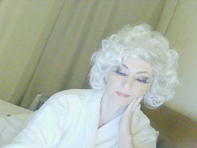 KatrinExcite's BongaCams show and profile