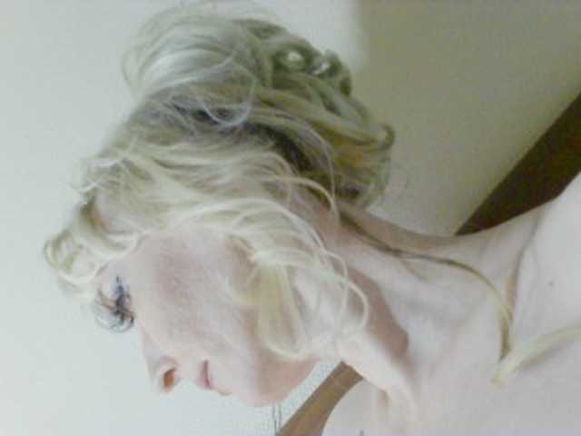 KatrinExcite's BongaCams show and profile