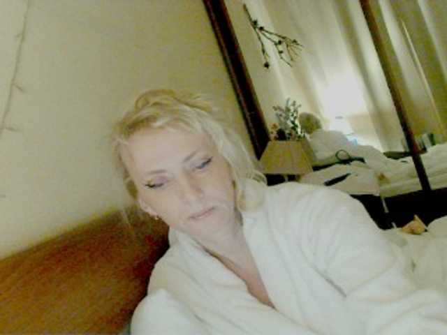 KatrinExcite's BongaCams show and profile