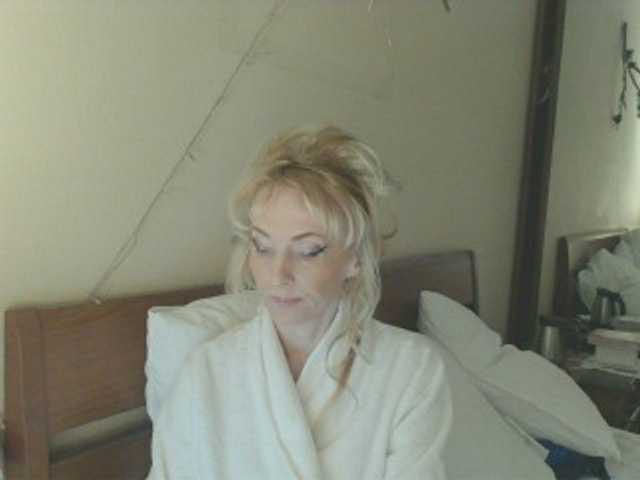 KatrinExcite's BongaCams show and profile