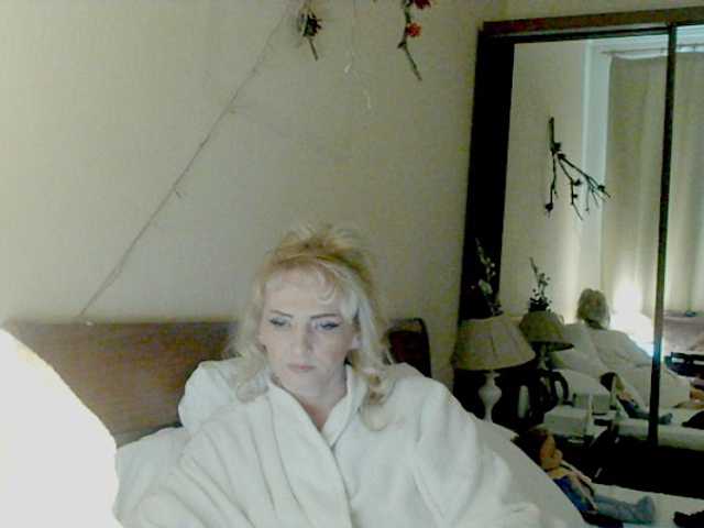 KatrinExcite's BongaCams show and profile