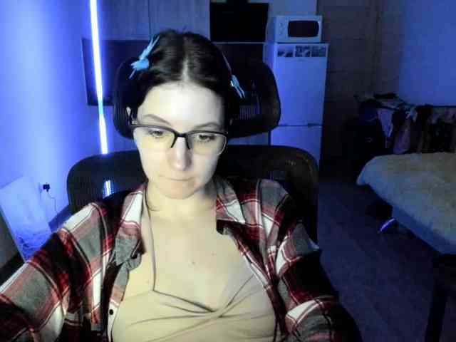 Victoria_Winters webcam