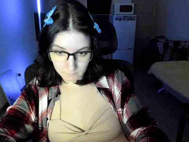 Victoria_Winters webcam