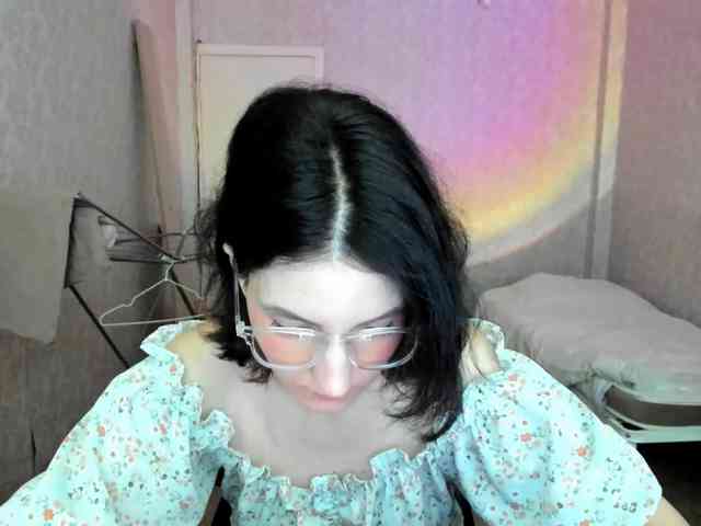 Ctrl_V_Desire webcam