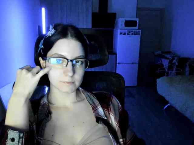 Victoria_Winters webcam