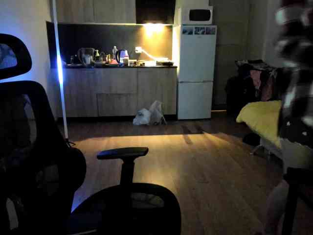 Victoria_Winters webcam