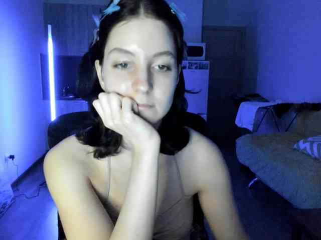 Victoria_Winters webcam