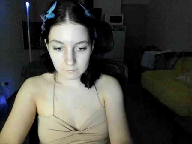 Victoria_Winters webcam