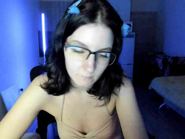 Victoria_Winters webcam