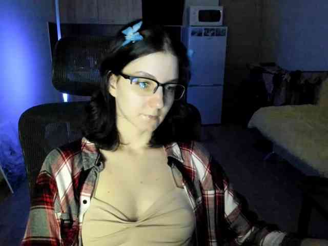 Victoria_Winters webcam