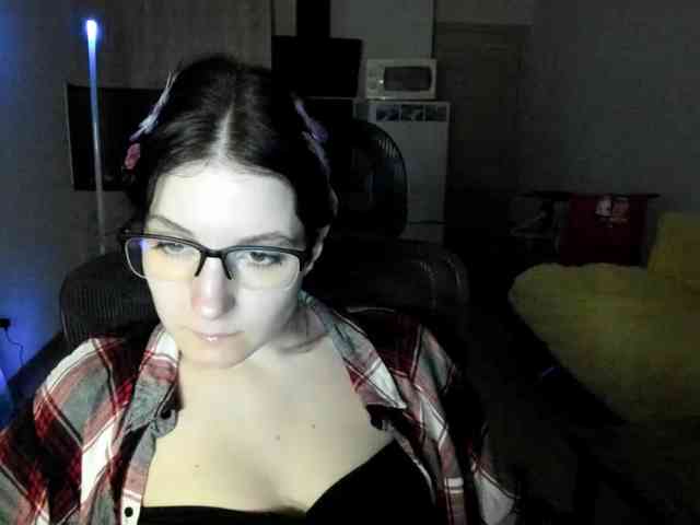 Victoria_Winters webcam