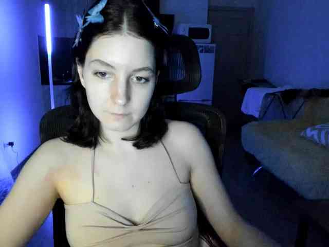 Victoria_Winters webcam