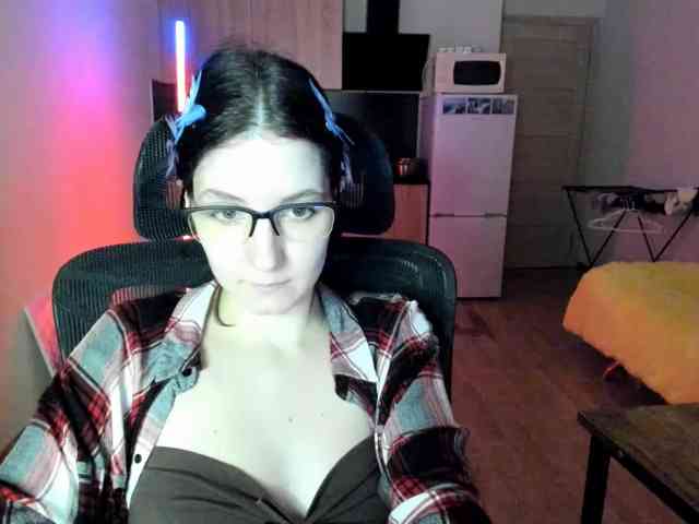 Victoria_Winters webcam