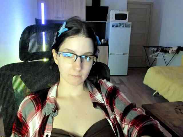 Victoria_Winters webcam