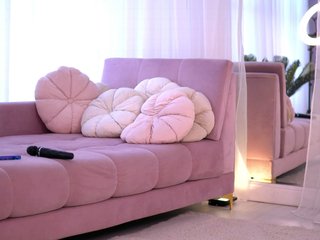 AnnaRhodes Porn Show