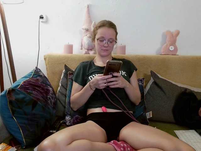 LeniFuchs's BongaCams show and profile