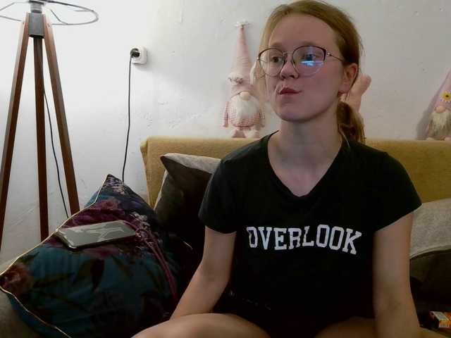 LeniFuchs's BongaCams show and profile