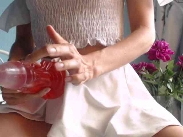 LilianaLove webcam