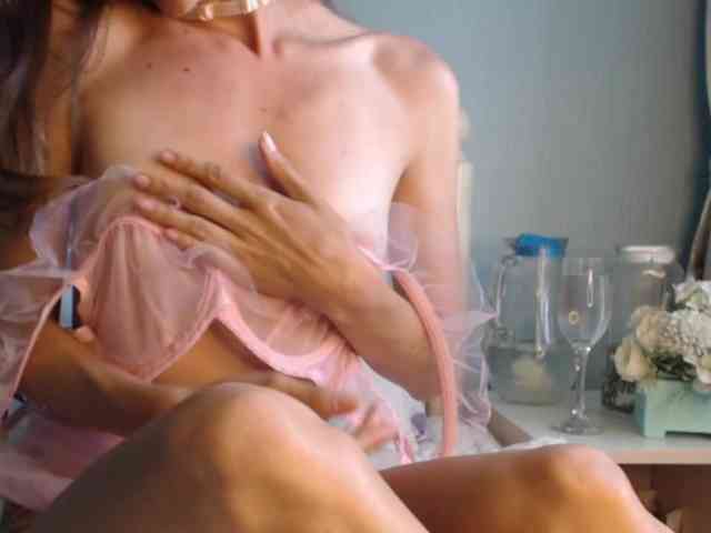 LilianaLove webcam