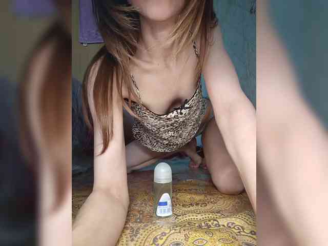 Your-Peachy-Dream webcam