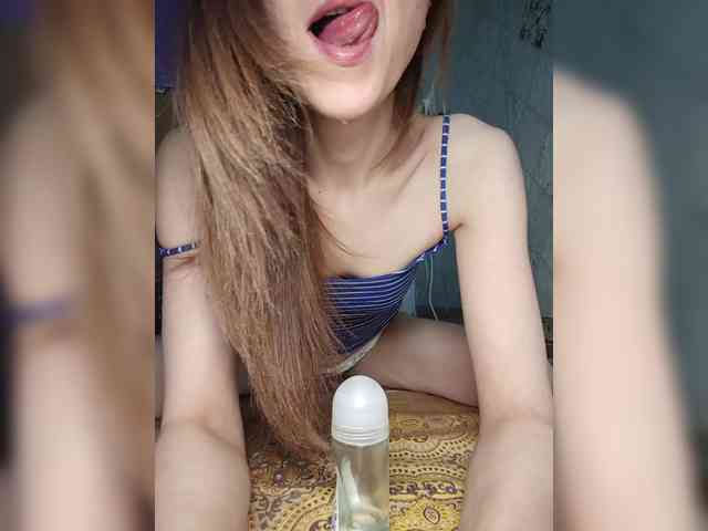 Your-Peachy-Dream webcam