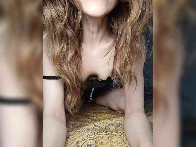 Your-Peachy-Dream webcam