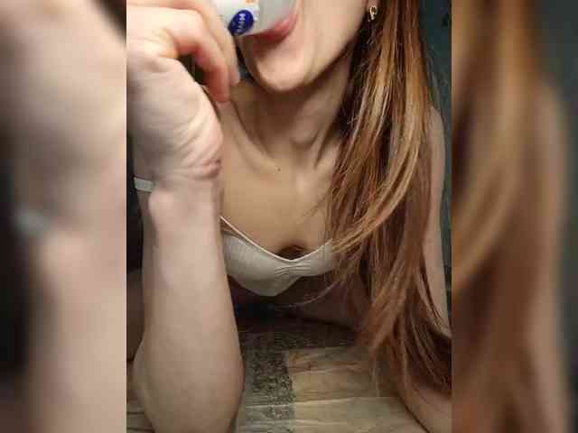 Your-Peachy-Dream webcam