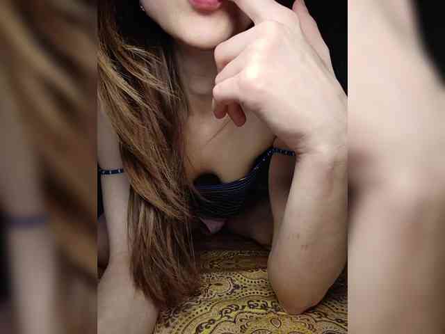 Your-Peachy-Dream webcam