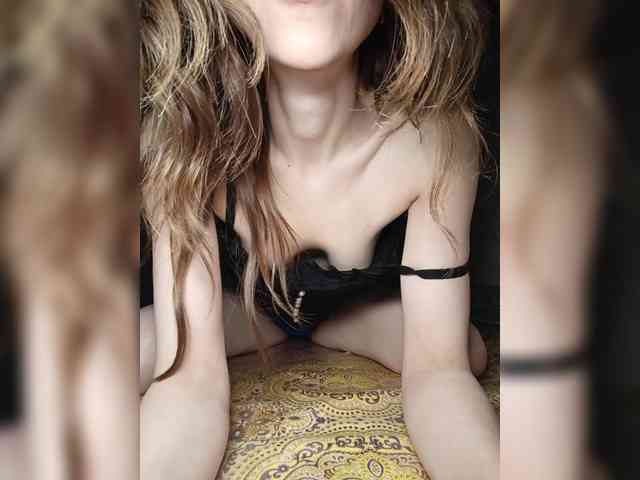 Your-Peachy-Dream webcam