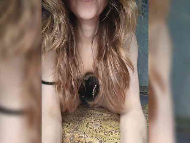 Your-Peachy-Dream webcam