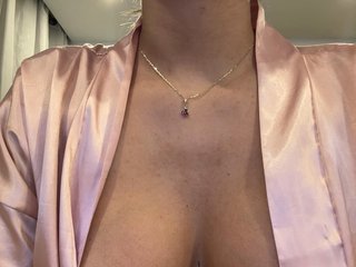 EmilyLeah Porn Show