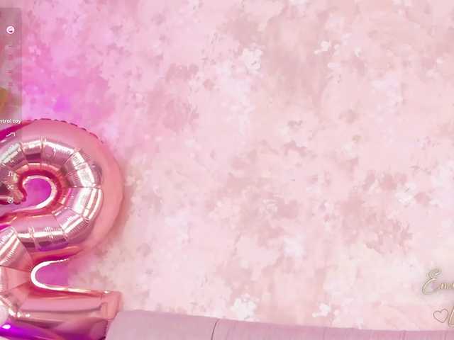 EmilyLeah's BongaCams show and profile