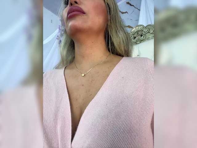 EmilyLeah from BongaCams is Freechat