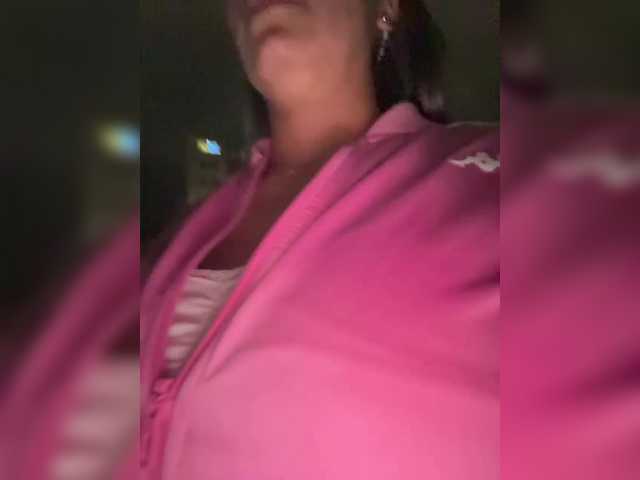 EmilyLeah, une amatrice française avec qui discuter et avoir du sexe