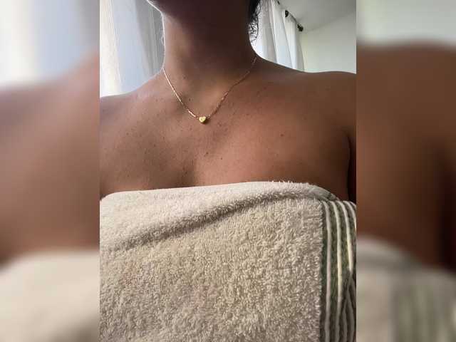 EmilyLeah's BongaCams show and profile