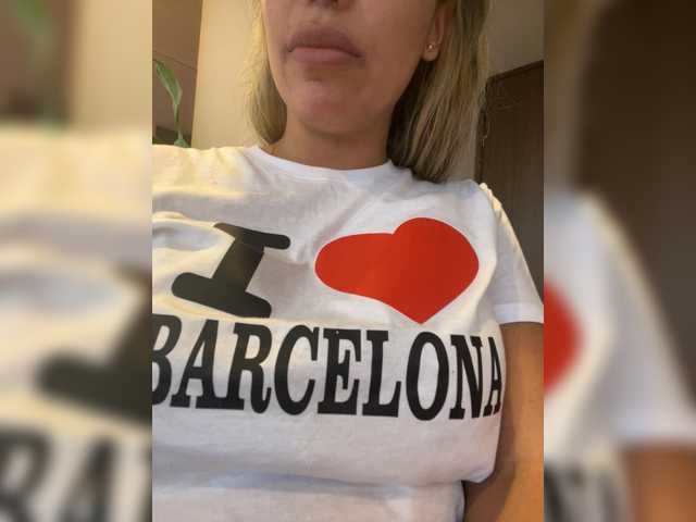 EmilyLeah's BongaCams show and profile