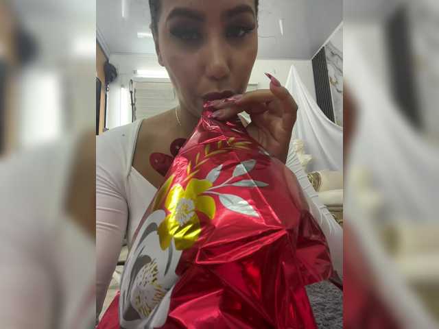 EmilyLeah's BongaCams show and profile