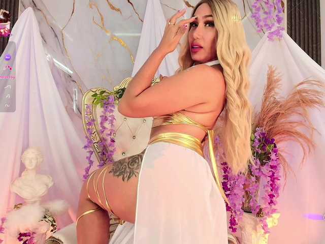 EmilyLeah from BongaCams