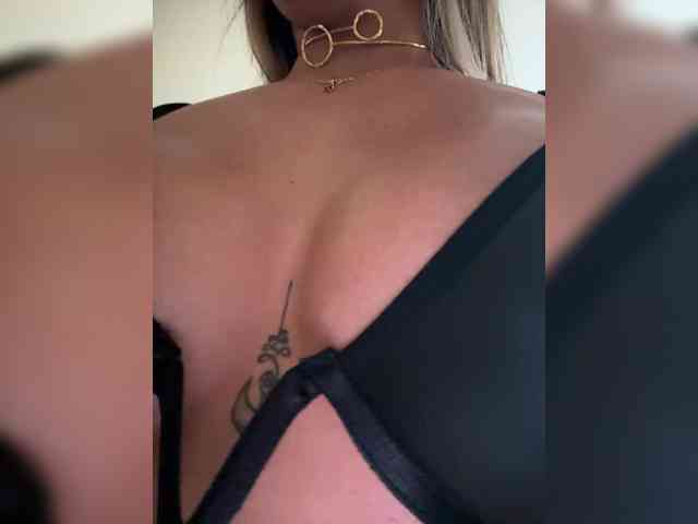 EmilyLeah webcam