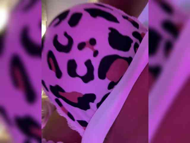 EmilyLeah webcam