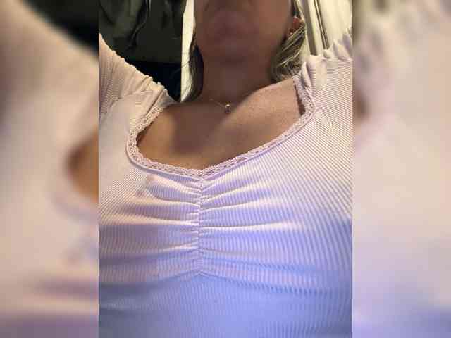 EmilyLeah webcam