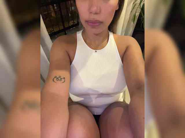 EmilyLeah webcam
