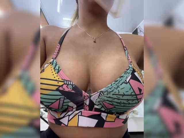 EmilyLeah webcam
