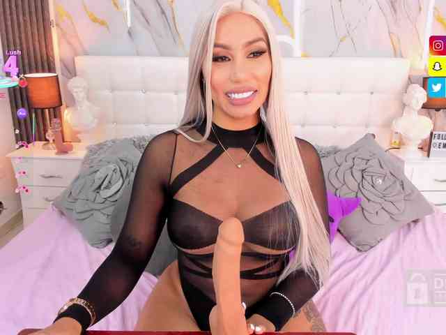 EmilyLeah webcam
