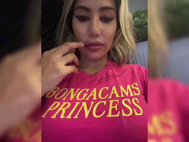 EmilyLeah Live Webcam on BongaCams