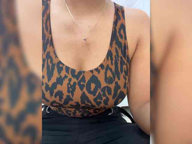 EmilyLeah webcam