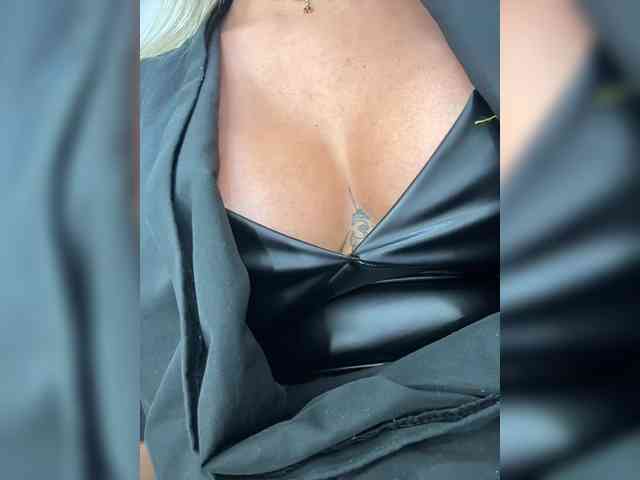EmilyLeah webcam