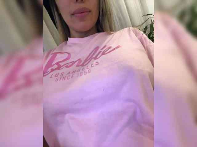 EmilyLeah webcam
