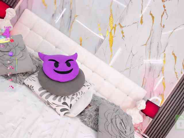 EmilyLeah webcam