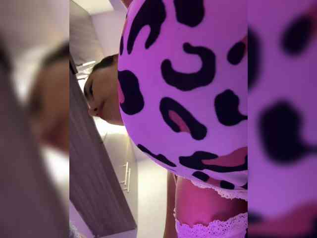 EmilyLeah webcam
